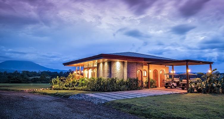 Arenal Hills Luxury Villa with Volcano Views, Private Pool in High-End Gated Community
